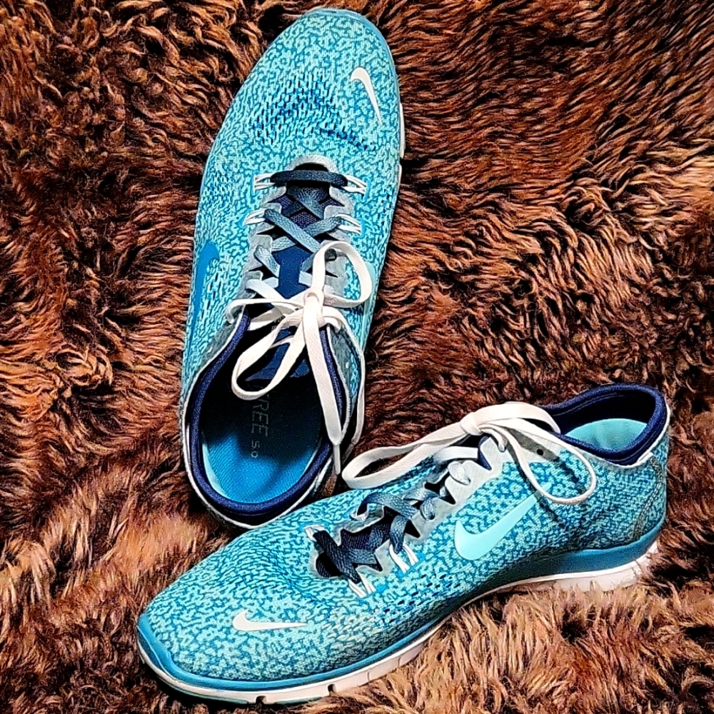 Nike women's shoe